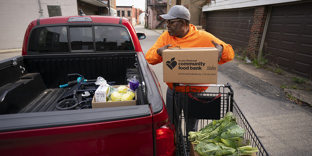 Rainbow Kitchen Community Services is committed to improving the quality of life for low-income families and individuals through programs that address hunger, child nutrition and supportive services